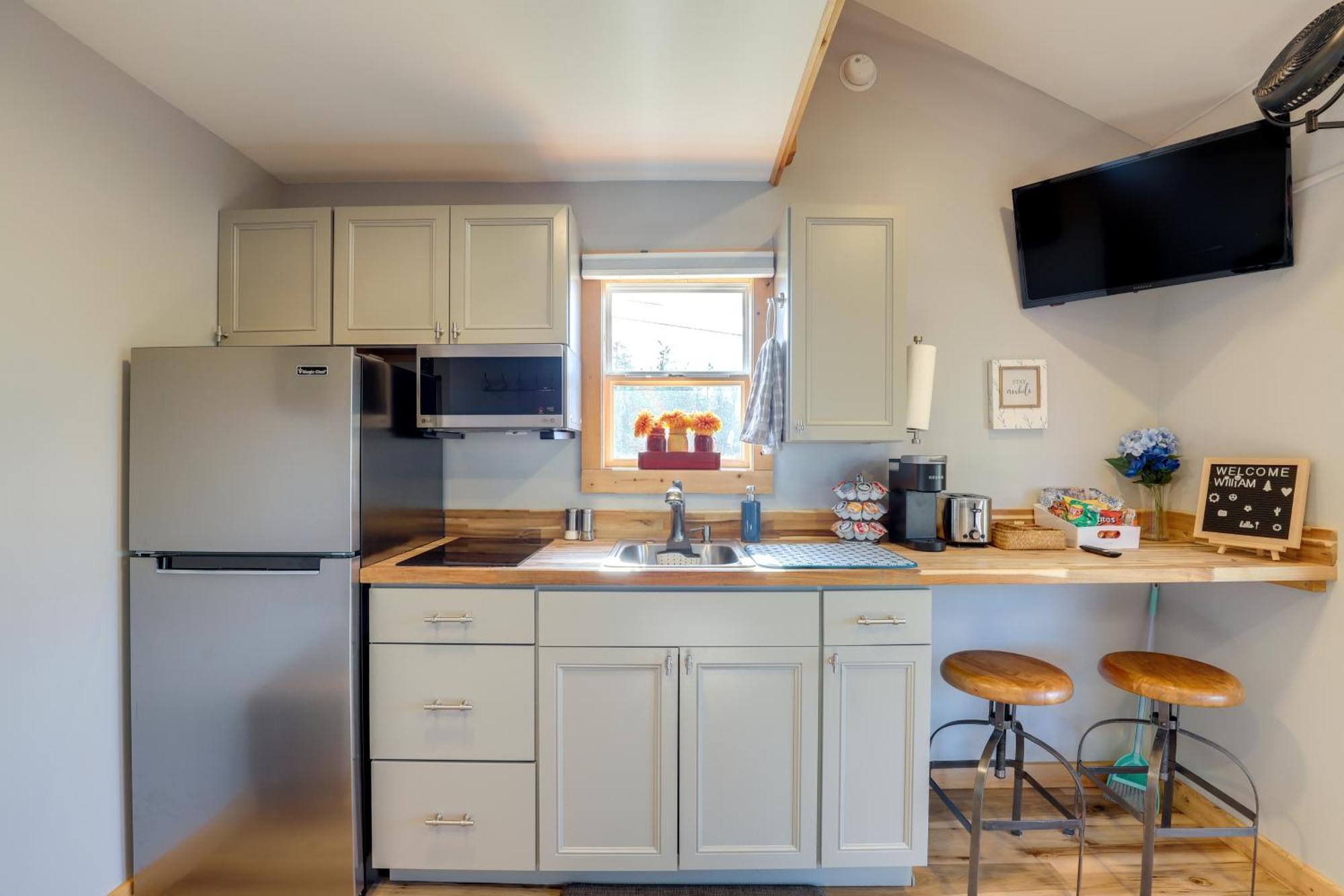 Marshall Studio With Loft, Hot Tub And Views! Exteriör bild
