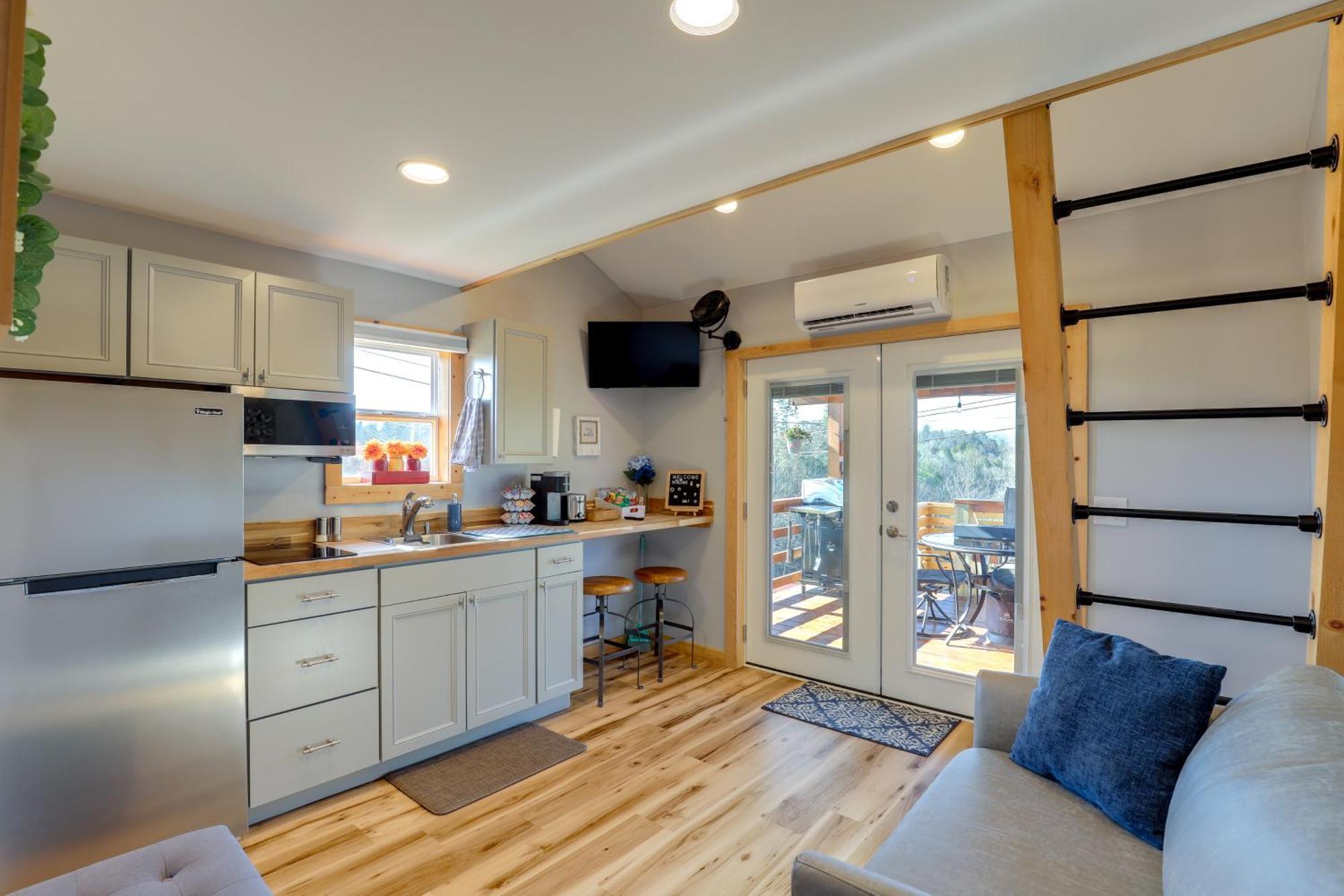 Marshall Studio With Loft, Hot Tub And Views! Exteriör bild